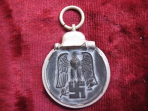 Медаль за зимнюю компанию на Востоке 1941/1942 года ― Фалерист
